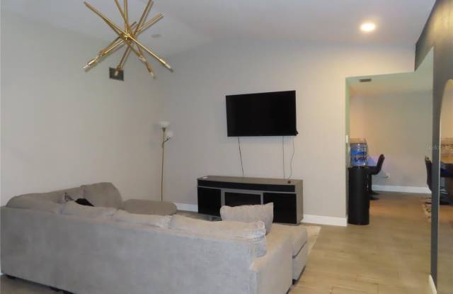 28524 TWINBROOK Lane Gallery 4