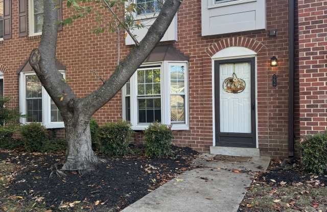 5637 Independence Circle - 5637 Independence Circle, Lincolnia, VA 22312