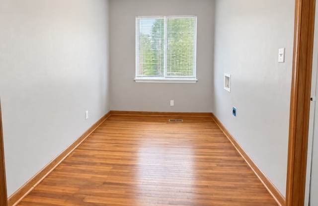 Adorable 2 bed, 1 bath Gallery 4