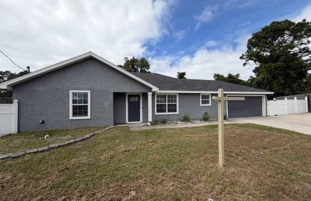 936 Pelican Place Gallery 1