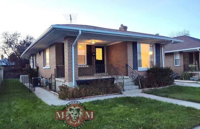 3 Bd 1 Ba Home with Hardwood Floors in Midvale photos photos