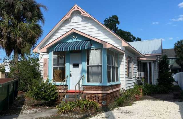 North Hyde Park Three Bedroom Bungalow in Plant High School District photos photos