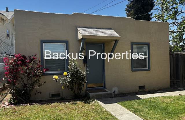 Newly renovated two bedroom cottage in South Salinas photos photos