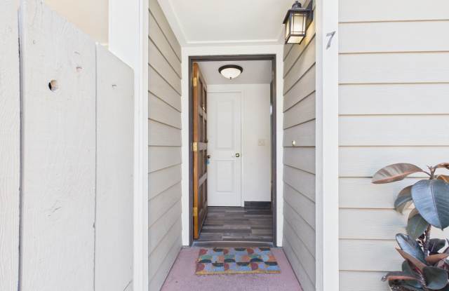 Sumaya Condo 2 Bed/2 bath with Fireplace. Includes washer and dryer photos photos