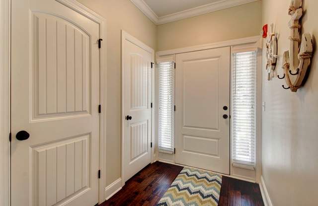 306 Reserve Lane Gallery 2