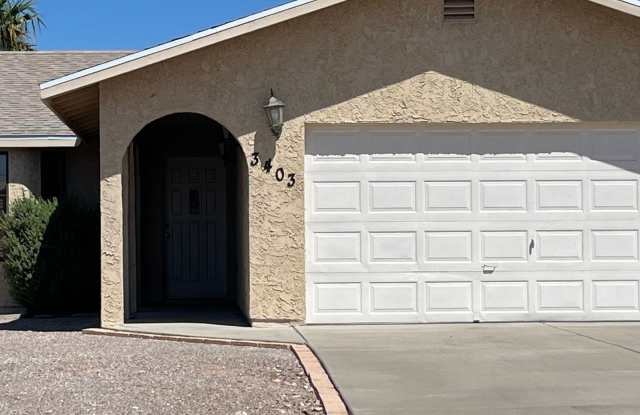 3Br 2Ba FURNISHED with Utilities-Garage, fenced Yard-McCormick Area "WINTER RENTAL" Gallery 3