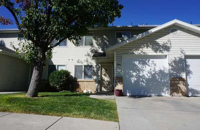 3 Bedroom Town Home in Magna photos photos 3 Bedroom Town Home in Magna photos photos