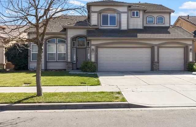 3022 Red Oak Court - 3022 Red Oak Court, Turlock, CA 95382