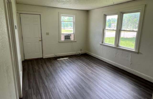2 Bed 1 Bath Single Family Home Gallery 4
