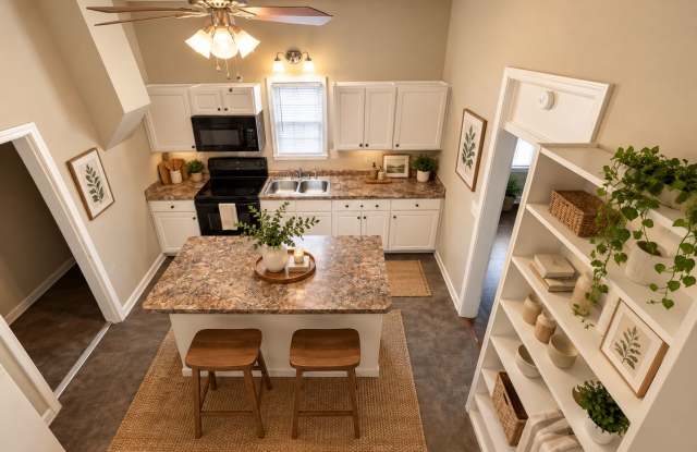 812 W University Ave - Live Close to Everything! 4BR Home Near Trails, Parks & Ball State Gallery 1