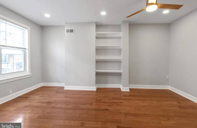 1602 S LECOUNT Street Gallery 3