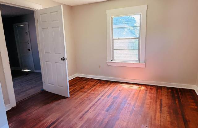 2133 Eldridge Avenue Gallery 2