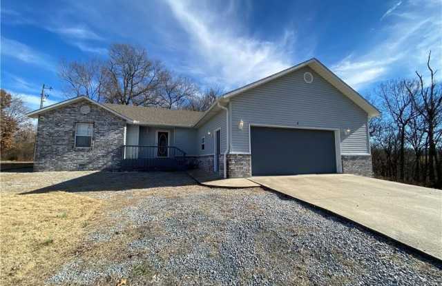 1 Valiant  LN - 1 Valiant Lane, Bella Vista, AR 72715