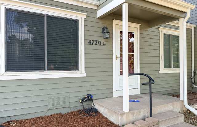 Townhome with Fully Fenced Yard Gallery 4