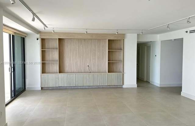 10205 Collins Ave photos photos