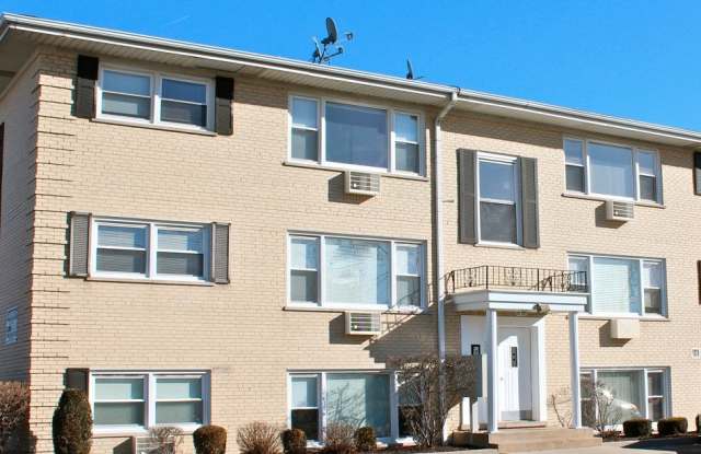 5039 E River Road unit: 3B - 5039 North East River Road, Norridge, IL 60706