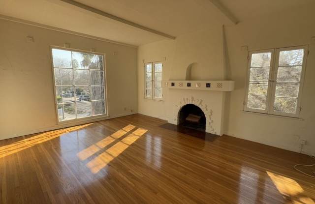 1553 S Durango Ave photos photos