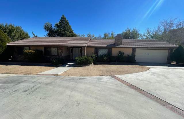 Golf Course- On The Mesa 3 Bedrooms, 2 Bathrooms, New Paint, photos photos