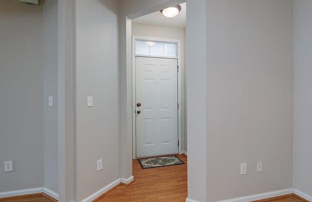 811 Spring Heights Lane SE Gallery 4