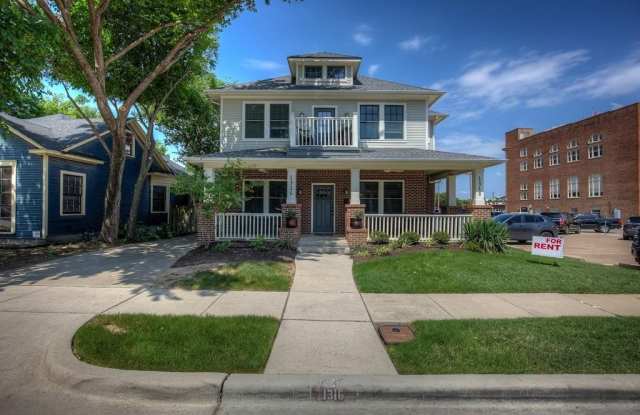 1316 S Henderson Street Gallery 3
