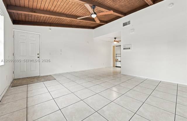 487 Glenwood Dr Gallery 3