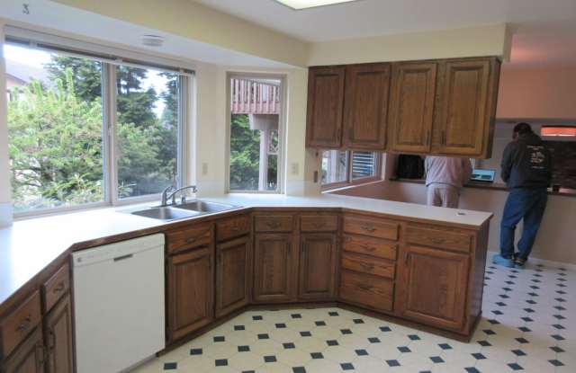 98 Madrona Park Dr Gallery 3