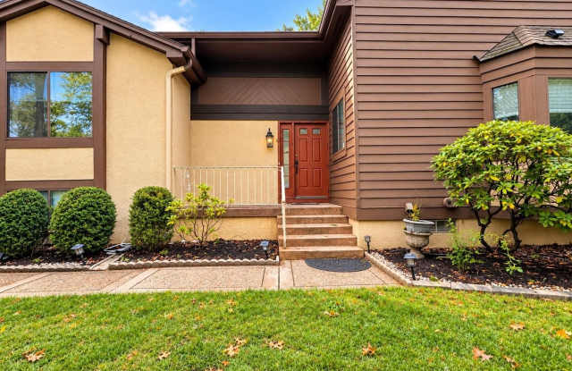 173 SAYRE Drive Gallery 2