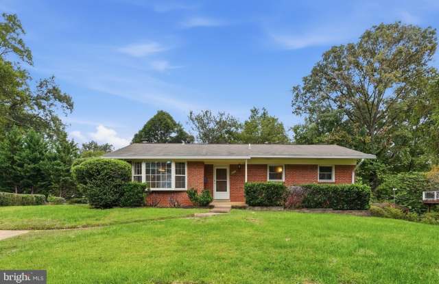 8416 STONEWALL Drive Gallery 1