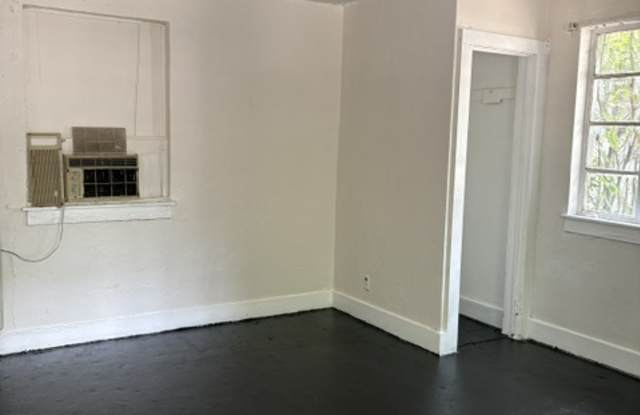 804 North Harding Street - 2 Gallery 1