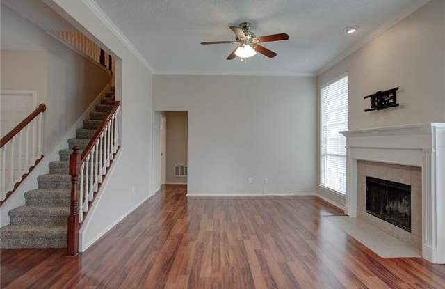 2201 Ellis Drive Gallery 3