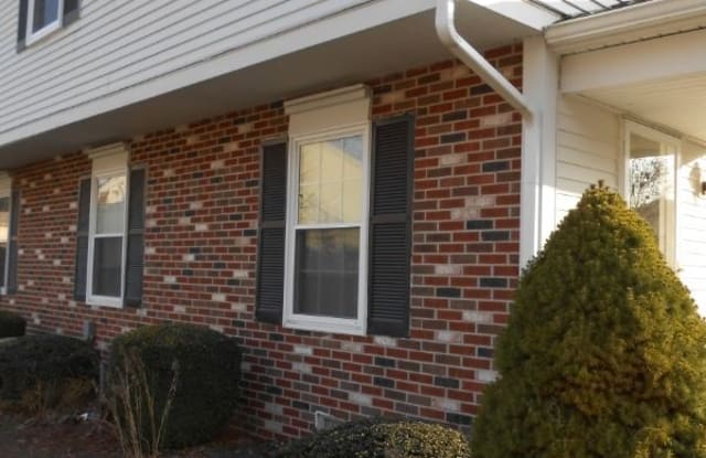 33696 Bayview Dr - 33696 Bayview Drive, Macomb County, MI 48047