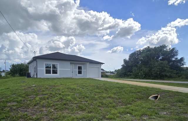 BRAND NEW HOME-2/2/1 Gallery 4