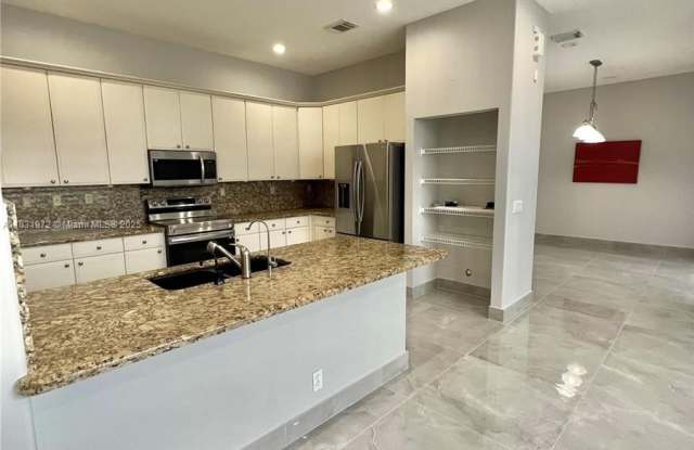 3810 SW 51st St photos photos