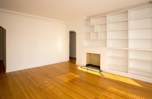 5325 S. Hyde Park Boulevard Gallery 3