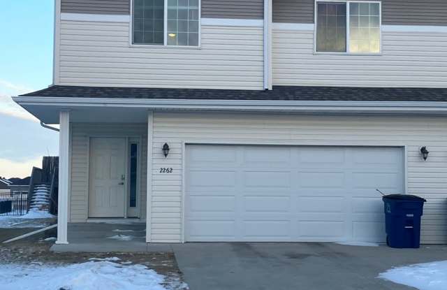 3 Bed 3 Bath Twin Home Gallery 3
