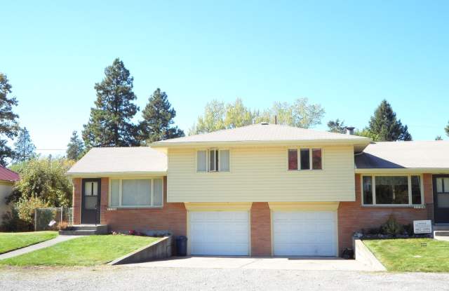 Columbia Falls 2 bed 1 bath deplux with attached garage Gallery 1
