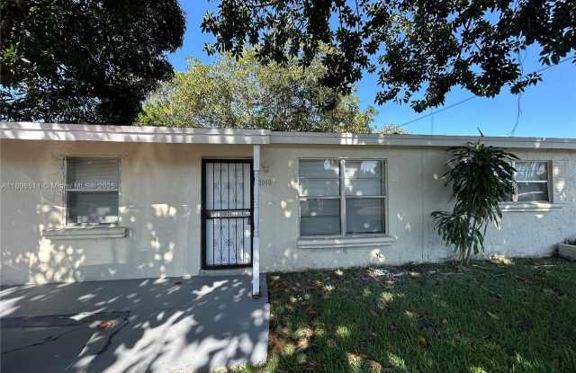 2010 NW 30th Ave - 2010 Northwest 30th Avenue, Fort Lauderdale, FL 33311