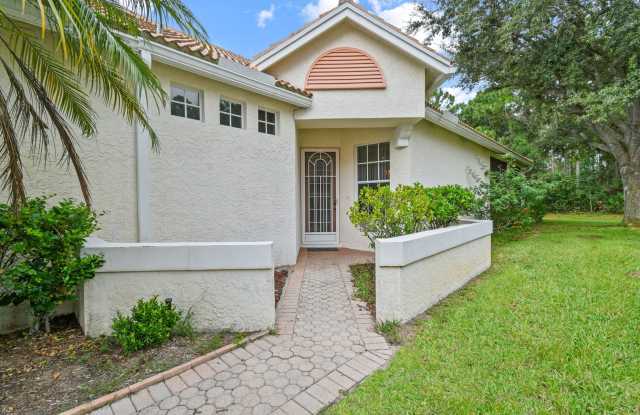 3 BR 2BA CBS home in the gated community of Lake Charles St Lucie West. photos photos