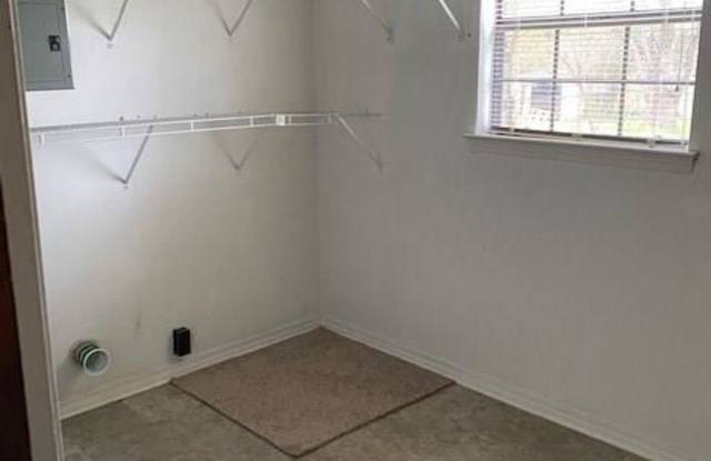 4940 CAMELOT DRIVE W Gallery 4