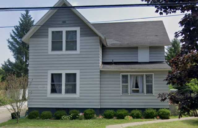 321 Jones Avenue Gallery 1