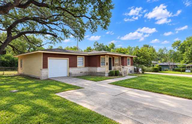 1417 Live Oak Dr Gallery 2