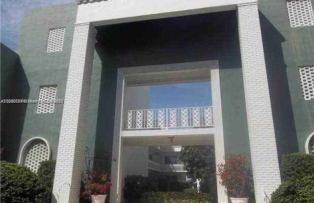 9920 Collins Ave photos photos