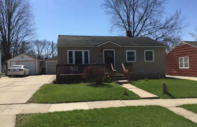 2 Bedroom, 1 Bath House for Rent located at 1126 Lorraine photos photos