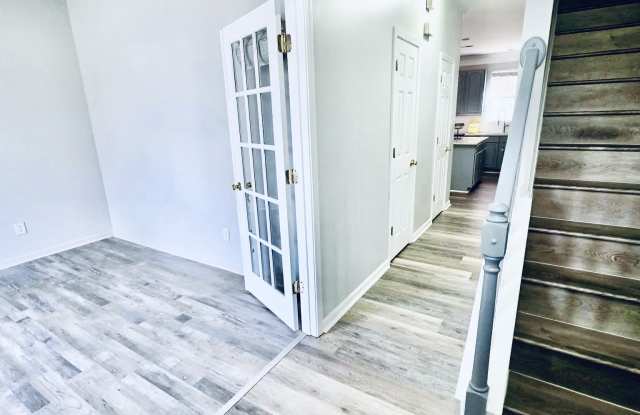 130 Sawhorse Drive Gallery 3