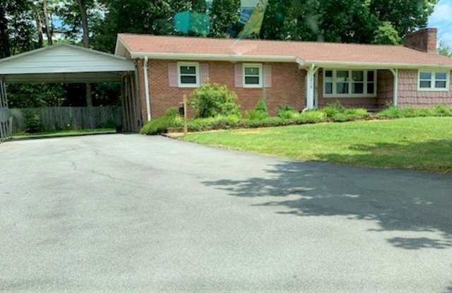 3 Bedroom / 2 Bath Brick Home Johnson City, TN photos photos