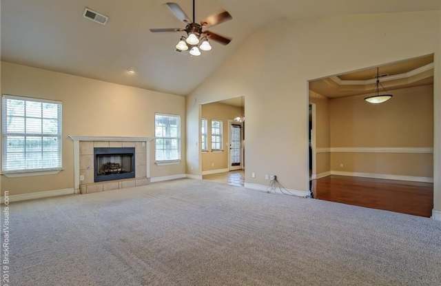 3 Bedroom Home for Rent in Fayetteville! - 1252 North Cannondale Drive, Fayetteville, AR 72704