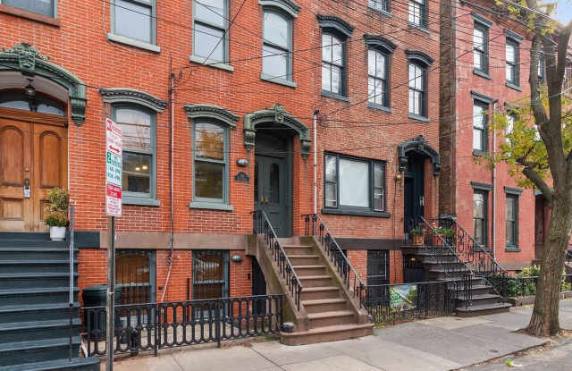 34 ERIE ST - 34 Erie Street, Jersey City, NJ 07302