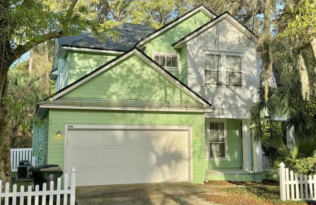 900 PARADISE Lane Gallery 1