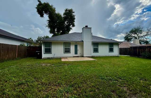 Awesome 3/2 Located in the South Orange Park & won't last long! Gallery 3