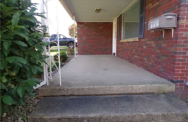 152 S Yorkshire Boulevard Gallery 3